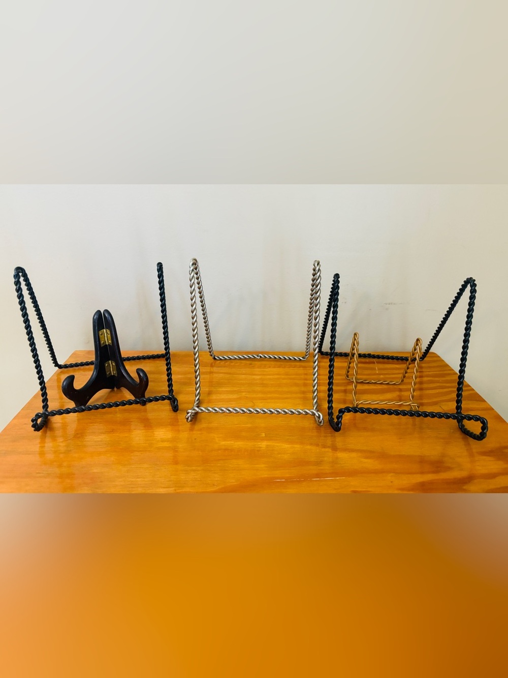 Lot of 5 Easels - 4 Metal and 1 Wood Display Easels